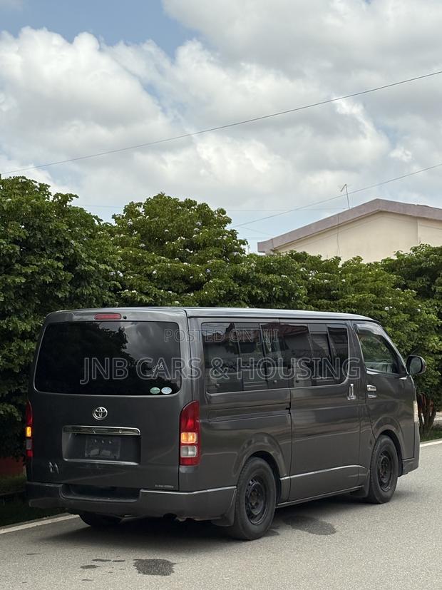 Toyota HiAce 2013 Grey