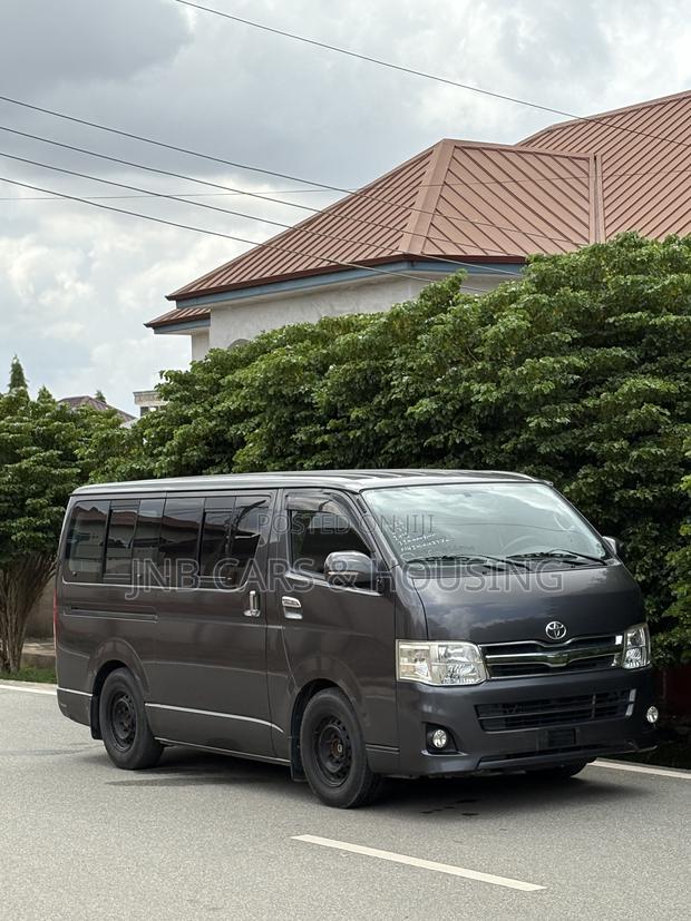 Toyota HiAce 2013 Grey