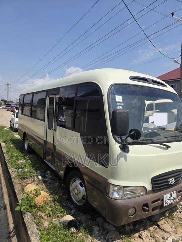 Hyundai County 2007 White