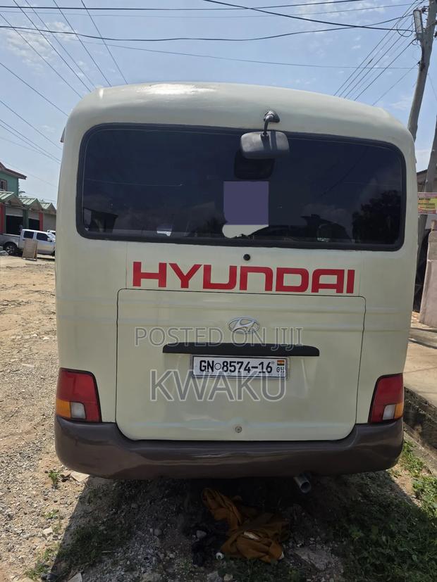 Hyundai County 2007 White