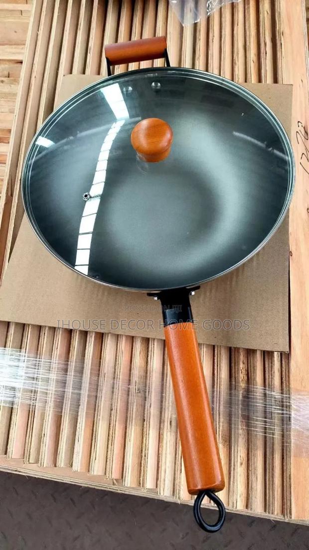 33cm Cast Iron Wok Pan photo 2