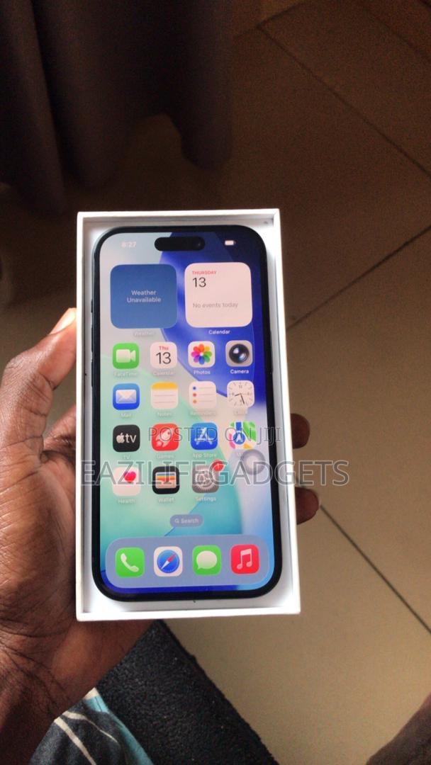New Apple iPhone 15 128 GB Black photo 3