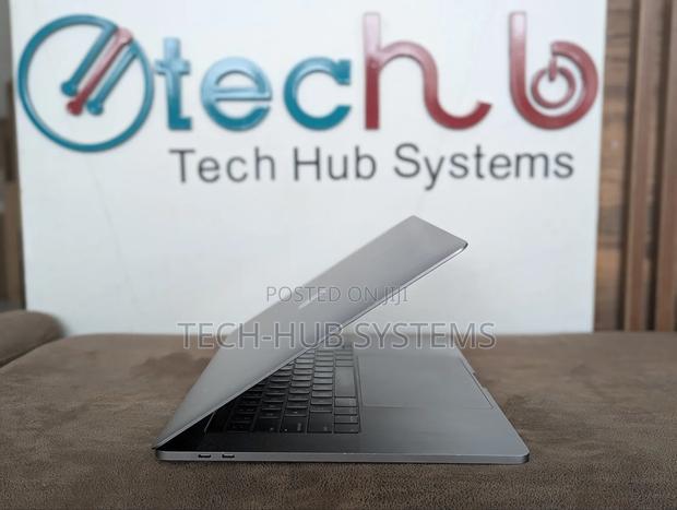 Laptop Apple MacBook Pro 2018 16GB Intel Core I7 SSD 512GB photo 2