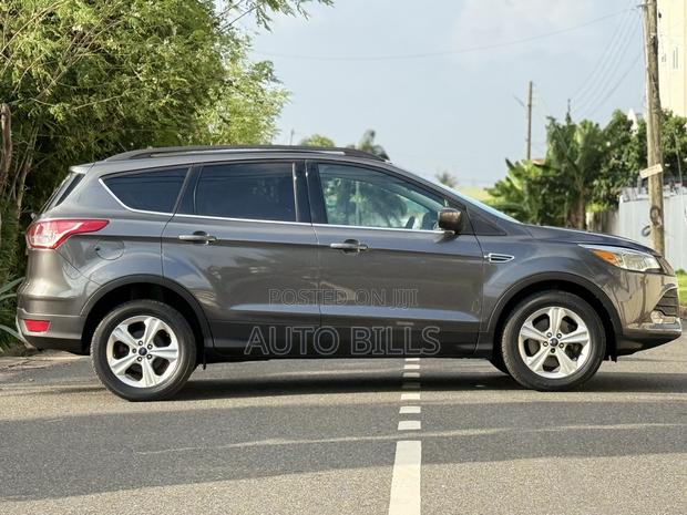 Ford Escape SE 4x4 2016 Gray