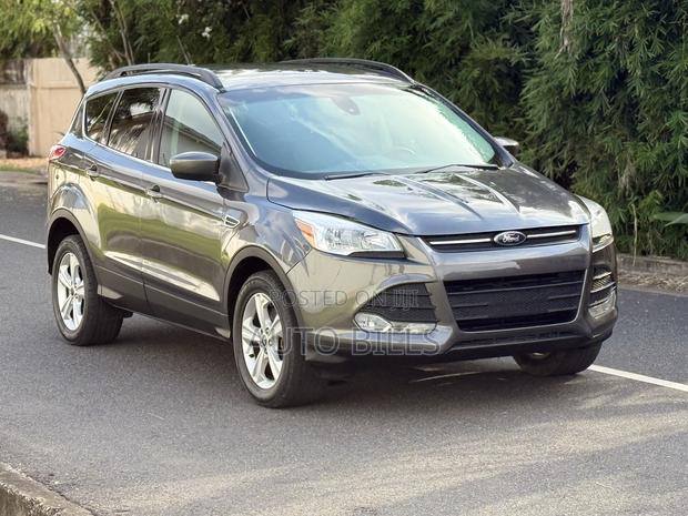 Ford Escape SE 4x4 2016 Gray