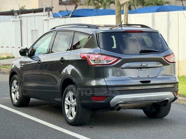 Ford Escape SE 4x4 2016 Gray