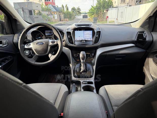 Ford Escape SE 4x4 2016 Gray