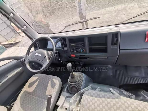 8 Tons Isuzu Cargo/Dump Truck From China photo 10