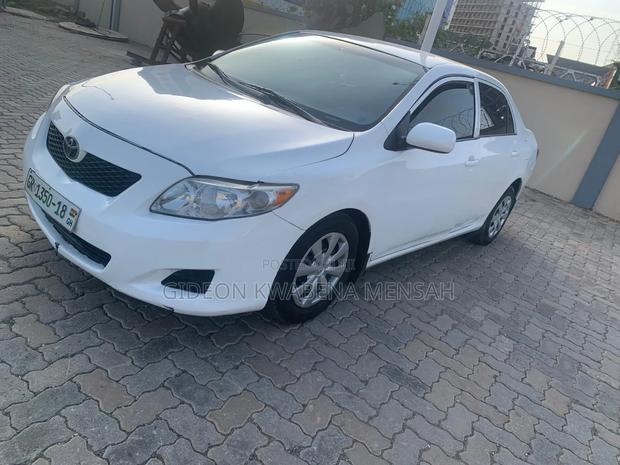 Toyota Corolla LE 4dr Sedan (1.8L 4cyl 4A) 2010 White photo 6