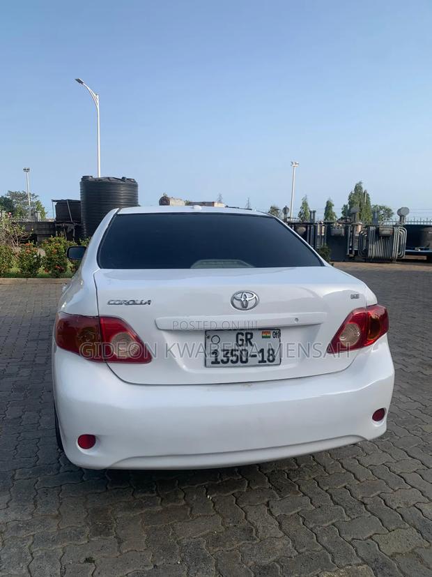 Toyota Corolla LE 4dr Sedan (1.8L 4cyl 4A) 2010 White