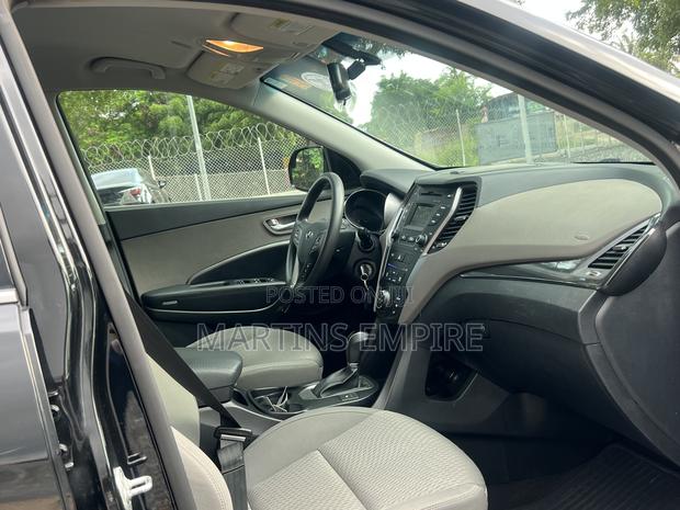 Hyundai Santa Fe SE AWD 2016 Black