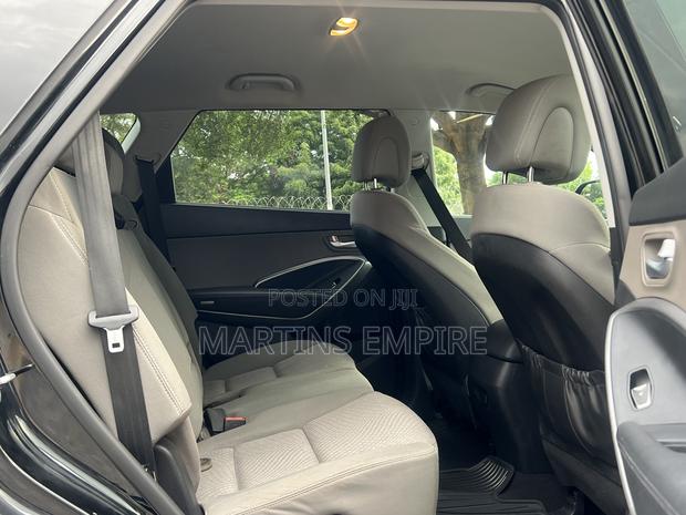 Hyundai Santa Fe SE AWD 2016 Black