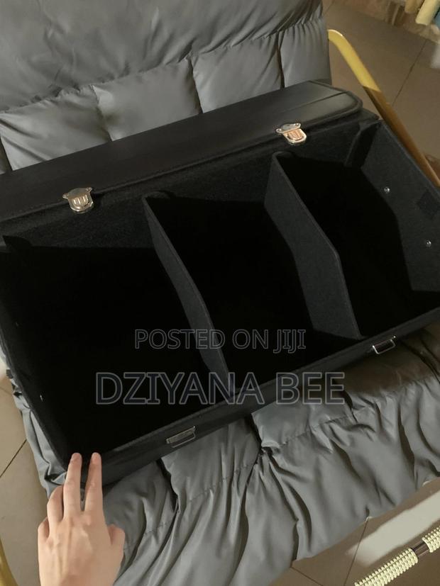Stylish Car Storage Box — Keep Your Car Neat and Organized! photo 3