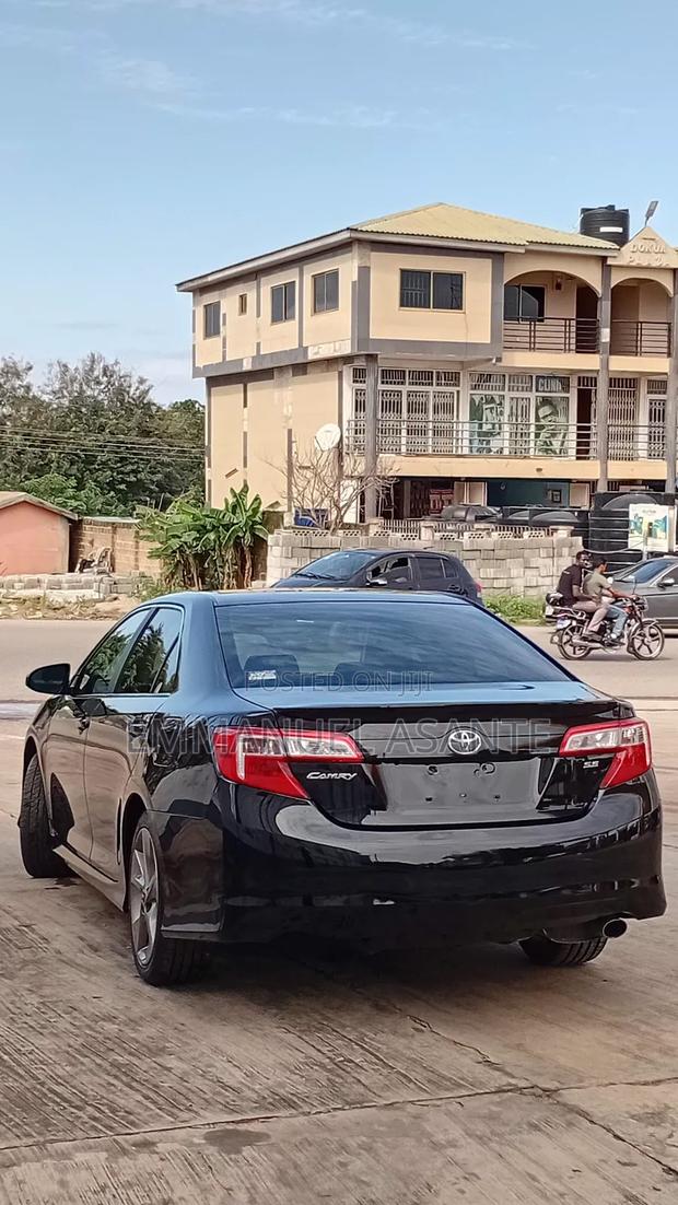 Toyota Camry SE 4dr Sedan w/Prod. End 11/13 (2.5L 4cyl 6A) 2014 Black