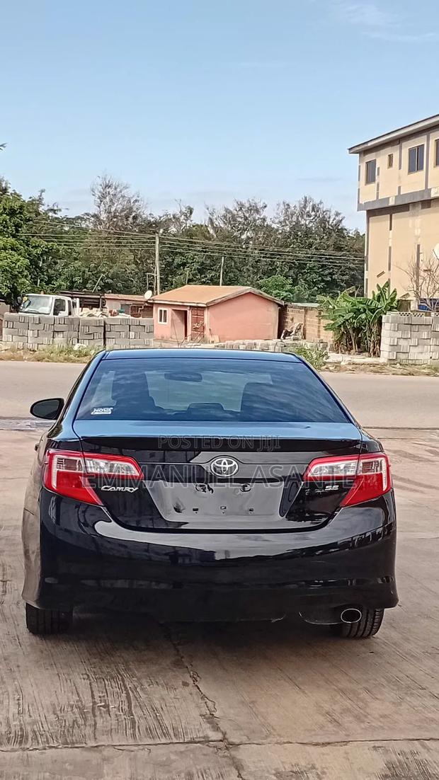 Toyota Camry SE 4dr Sedan w/Prod. End 11/13 (2.5L 4cyl 6A) 2014 Black
