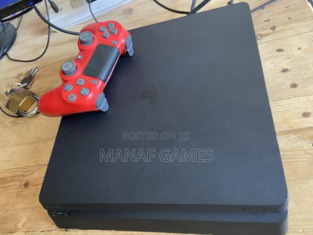 Ps4 Slim With 7 Games · Photo 4