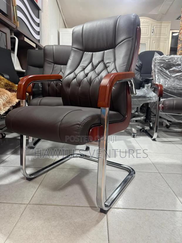 Gust Chair · Photo 2