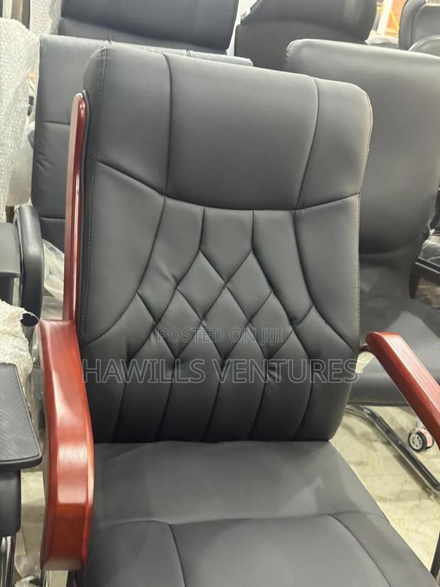 Pastor 'S Visitor Chair · Photo 4