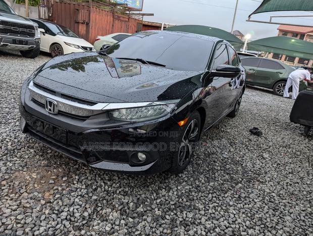 Honda Civic Touring 4dr Sedan (1.5L 4cyl) 2017 Black photo 4