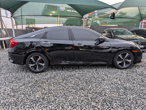 Honda Civic Touring 4dr Sedan (1.5L 4cyl) 2017 Black photo 8