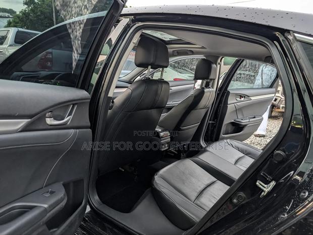 Honda Civic Touring 4dr Sedan (1.5L 4cyl) 2017 Black photo 11
