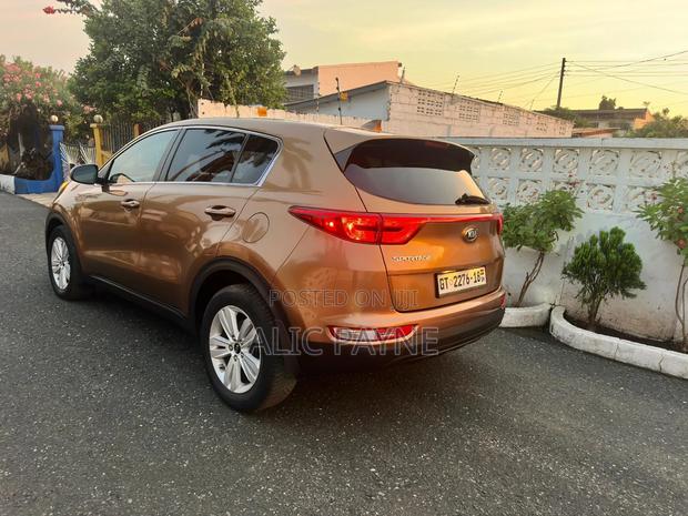 Kia Sportage SX 4dr SUV AWD (2.0L 4cyl Turbo 6A) 2016 Gold