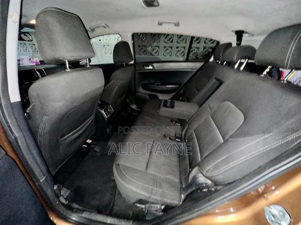 Kia Sportage SX 4dr SUV AWD (2.0L 4cyl Turbo 6A) 2016 Gold