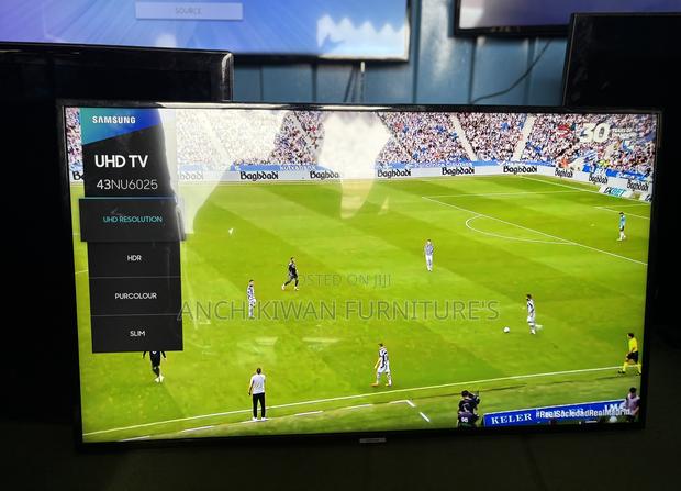 Samsung 43 Inches Smart · Photo 3