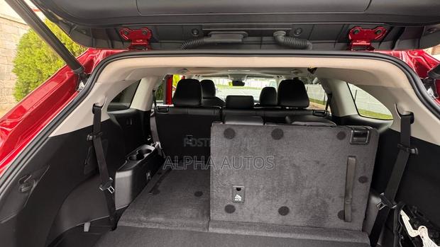 Toyota Highlander XLE AWD 2023 Red