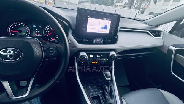 Toyota RAV4 XLE Premium AWD 2019 Gray