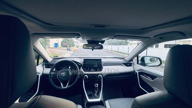 Toyota RAV4 XLE Premium AWD 2019 Gray