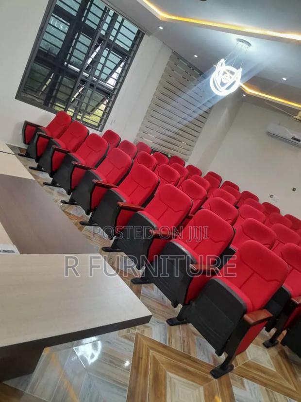 Auditorium Chairs With Close Back