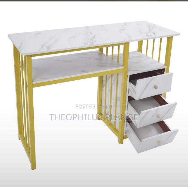 Manicure Nail Table, Salon Table. · Photo 2