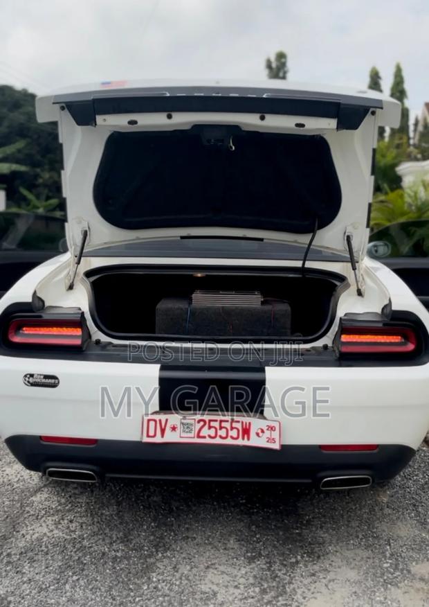 Dodge Challenger SXT AWD 2019 White