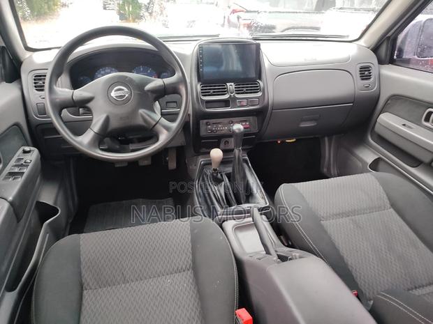 Nissan Hardbody 2014 White