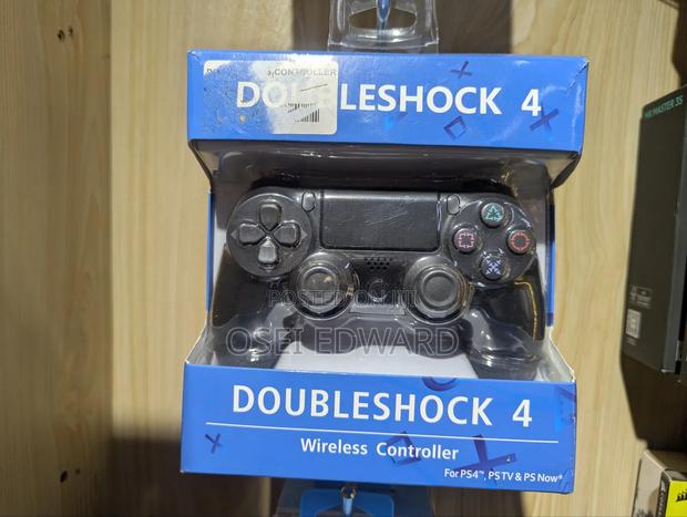 Sony Dual Shock 4 Controller photo 2