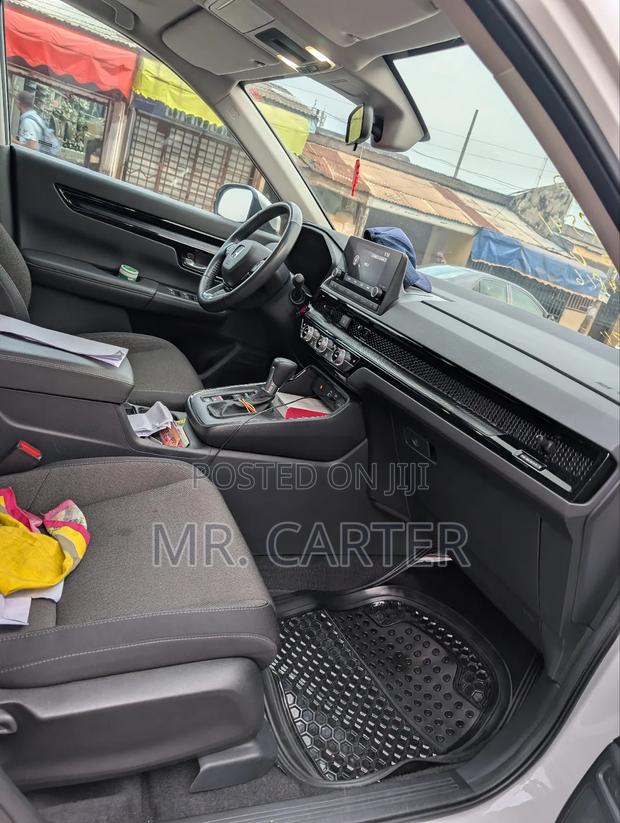 New Honda CR-V 2023 White photo 4