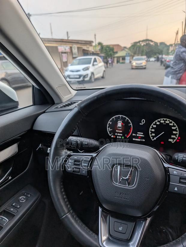 New Honda CR-V 2023 White photo 6