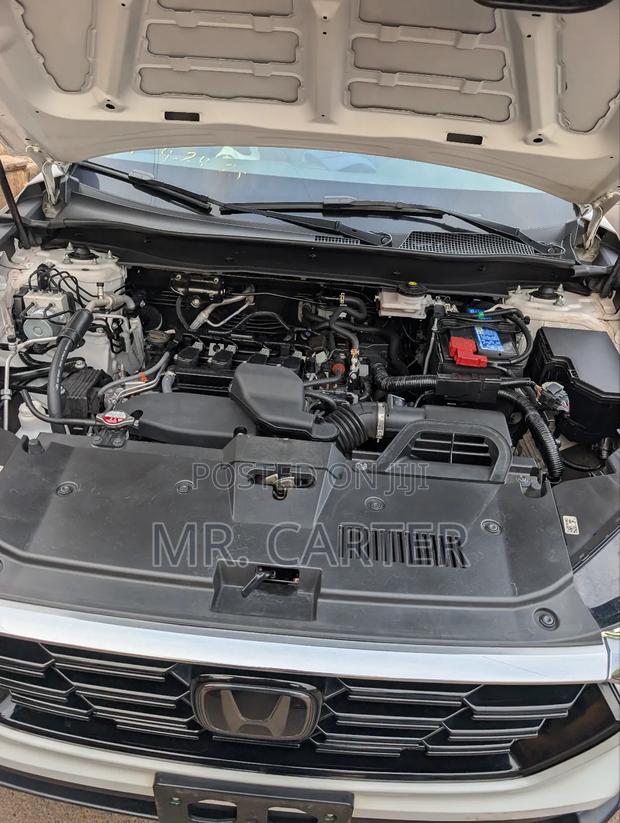 New Honda CR-V 2023 White photo 10