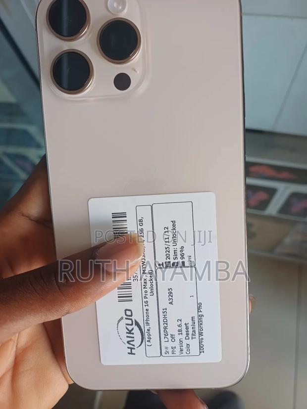Apple iPhone 16 Pro Max 256 GB Gold · Photo 4