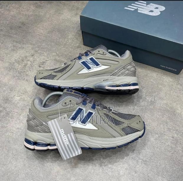 Unisex Fashion Sneakers – Premium Quality Sports Casual Shoes