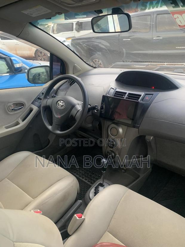 Toyota Vitz 2010 Blue