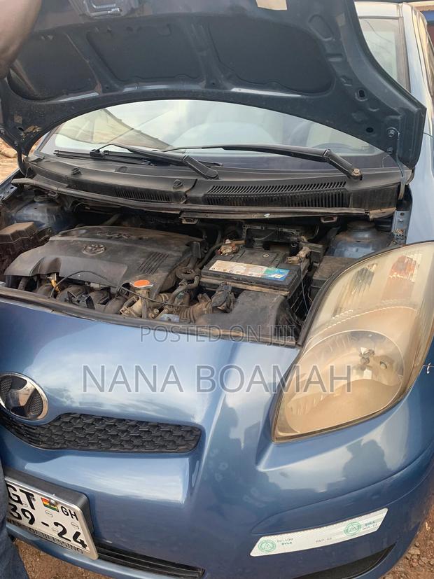Toyota Vitz 2010 Blue