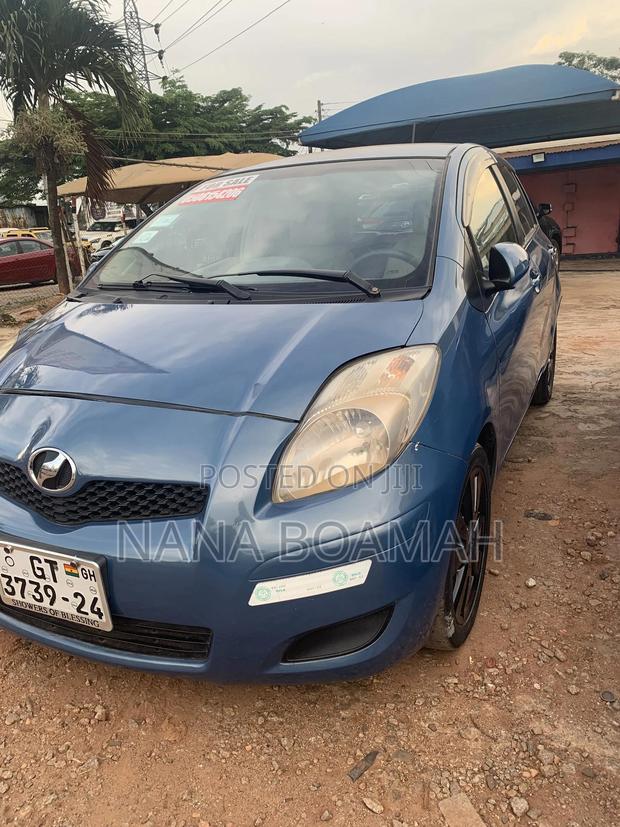 Toyota Vitz 2010 Blue