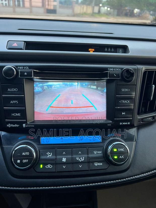 Toyota RAV4 XLE AWD (2.5L 4cyl 6A) 2017 Red photo 5