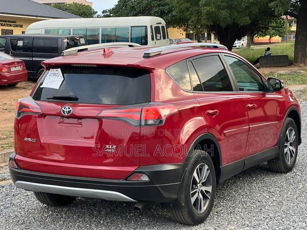 Toyota RAV4 XLE AWD (2.5L 4cyl 6A) 2017 Red photo 6