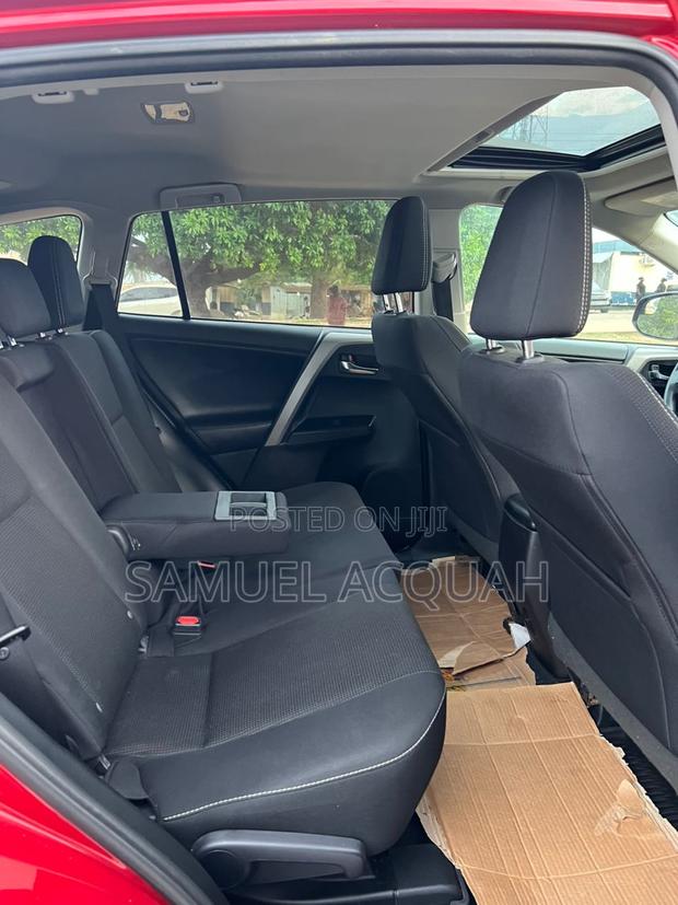 Toyota RAV4 XLE AWD (2.5L 4cyl 6A) 2017 Red photo 7