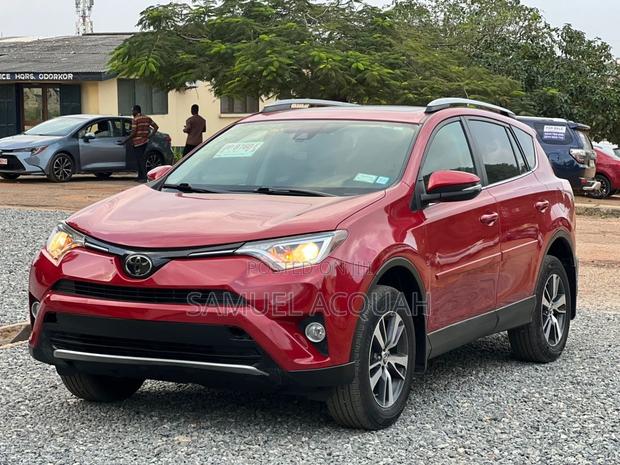 Toyota RAV4 XLE AWD (2.5L 4cyl 6A) 2017 Red photo 3