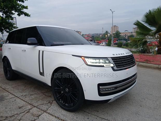 Land Rover Range Rover Evoque Dynamic SE 2024 White photo 3
