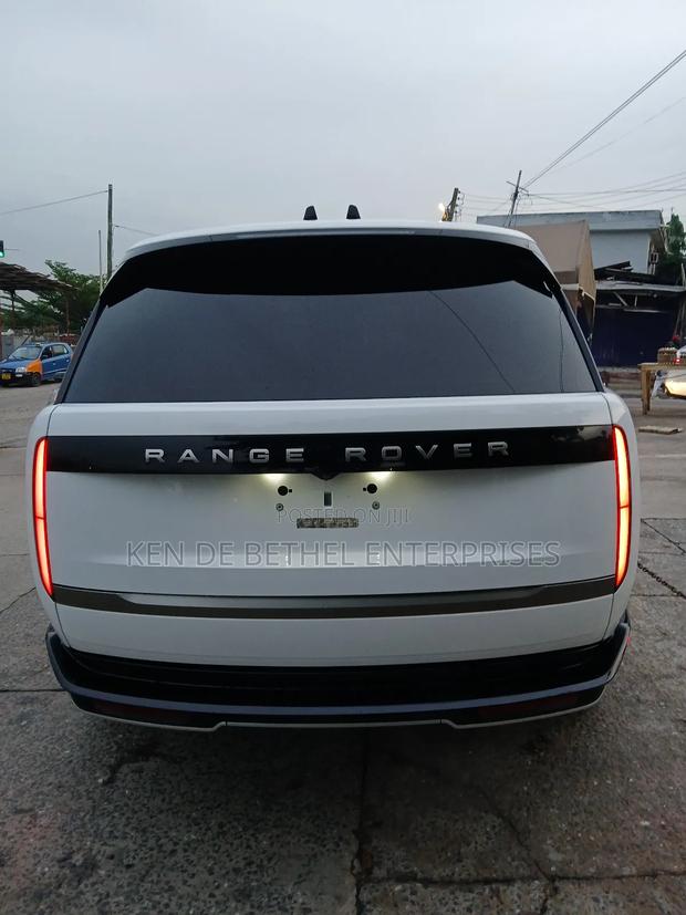 Land Rover Range Rover Evoque Dynamic SE 2024 White photo 4